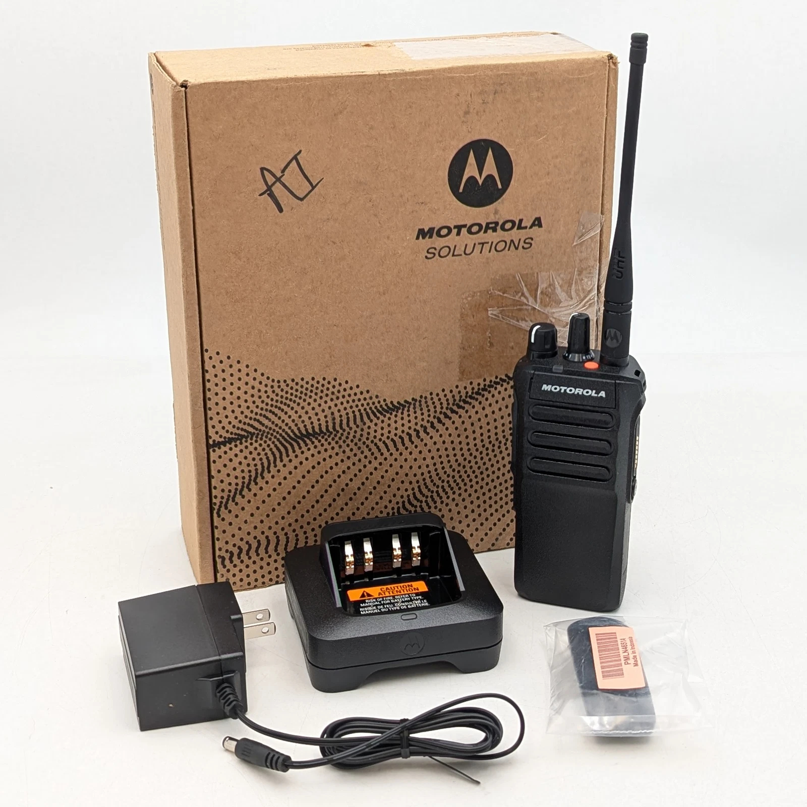 جهاز لاسلكي رقمي احترافي ثنائي الاتجاه MOTOTRBO R7 جهاز لاسلكي رقمي احترافي ثنائي الاتجاه MOTOTRBO R7